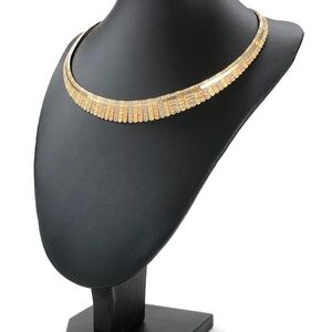 Elegant Gold Necklace